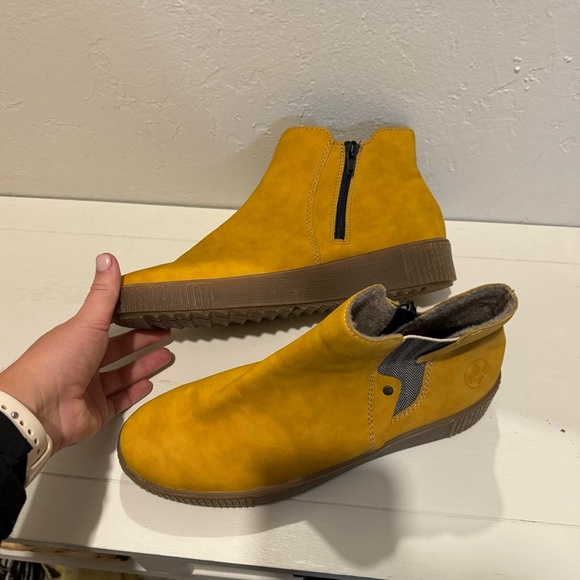 RIEKER Women’s Yellow Felicitas Chelsea Boots Size 10 42 - Picture 4 of 10